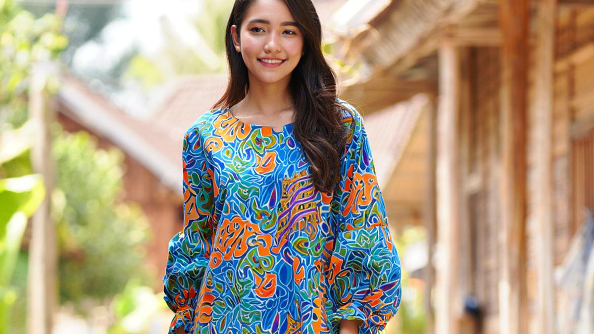 10 Model Batik Wanita Lengan Poet Romantis, Gaya Anggun dan Elegan