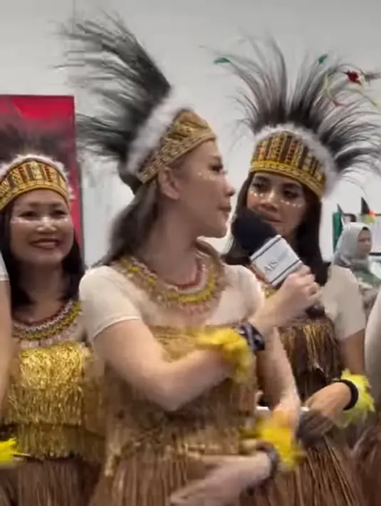 Bagaimana menurutmu tentang penampilan BCL kali ini, Sahabat FIMELA? [Foto: Instagram/kiaisaura6]