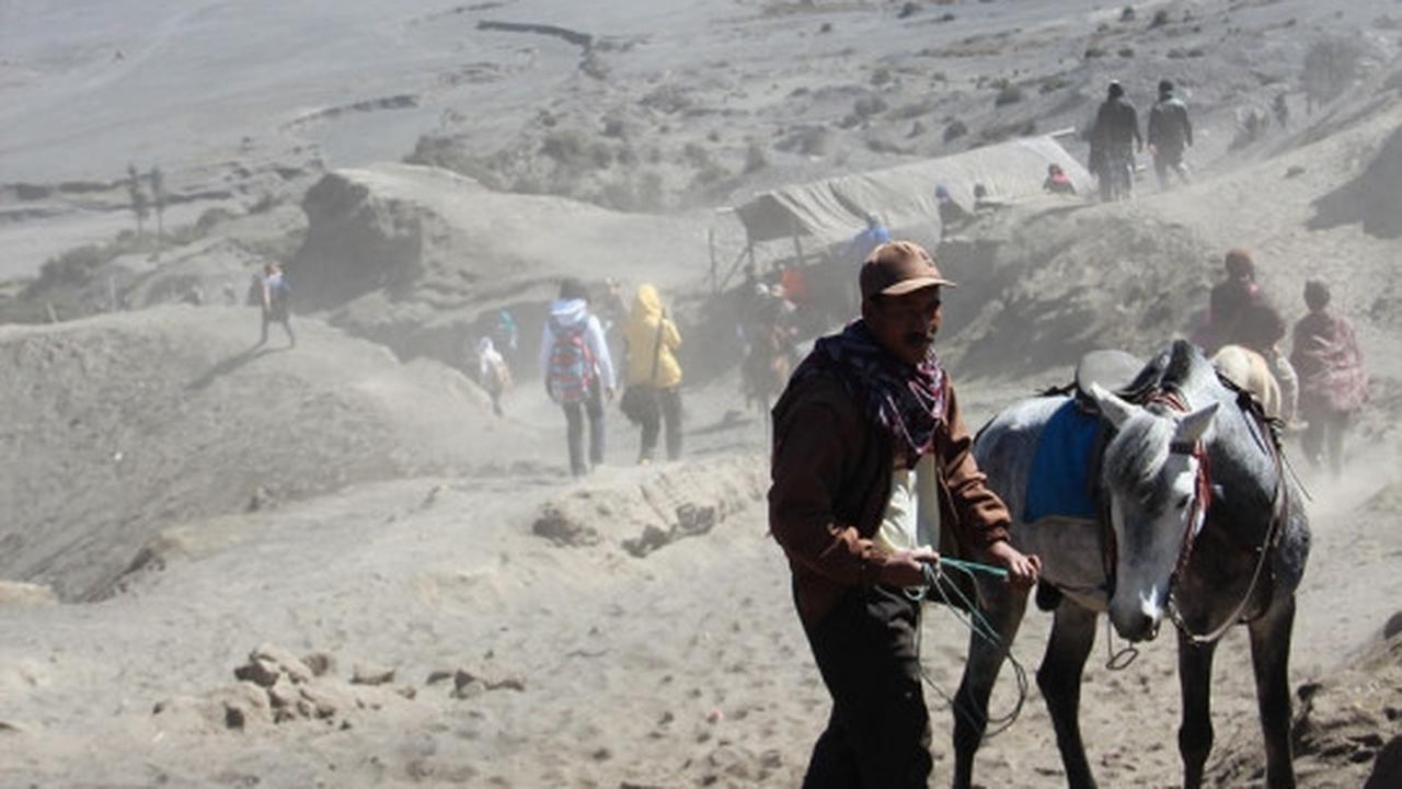 Menjelajahi padang pasir Bromo