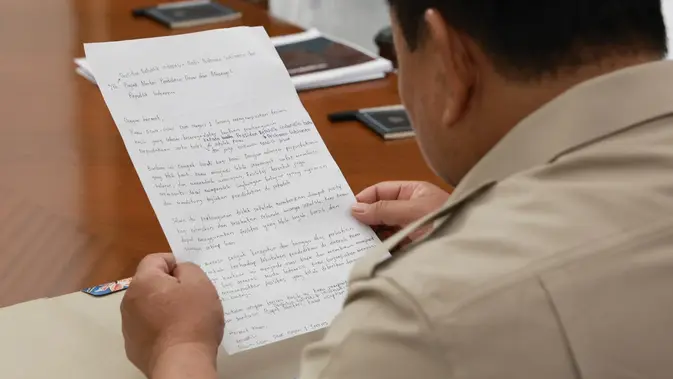 Surat dari Timur Indonesia yang Menghangatkan Istana