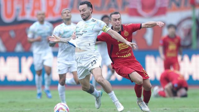 Duel big match Persija Jakarta vs Persib Bandung di Stadion Patriot, Minggu (16/02/2025) malam WIB. (c) Bola.net/M. Iqbal Ichsan