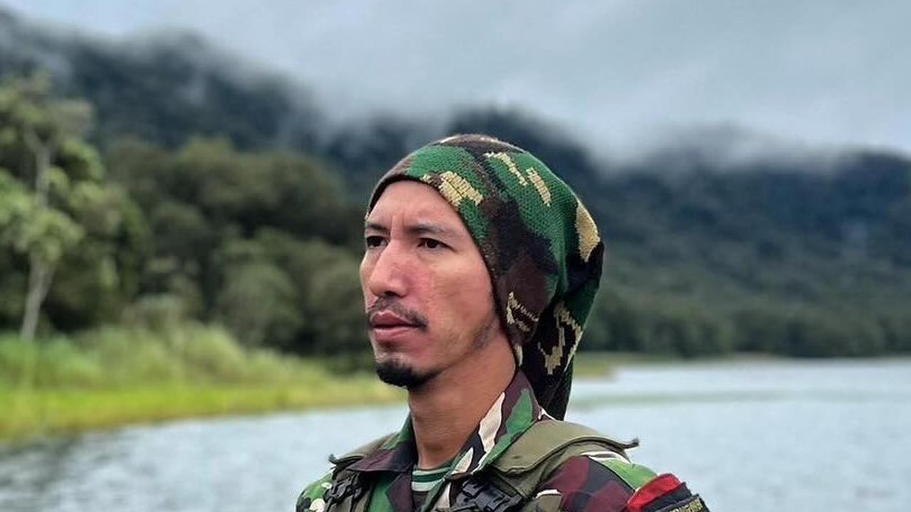 Berseragam Loreng, Potret Calon Suami Ayu Ting Ting Lagi Tugas Wajahnya Dibilang Beda