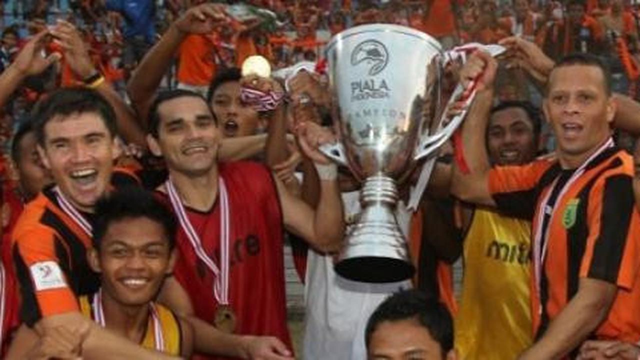 Desember, Persibo bentuk tim