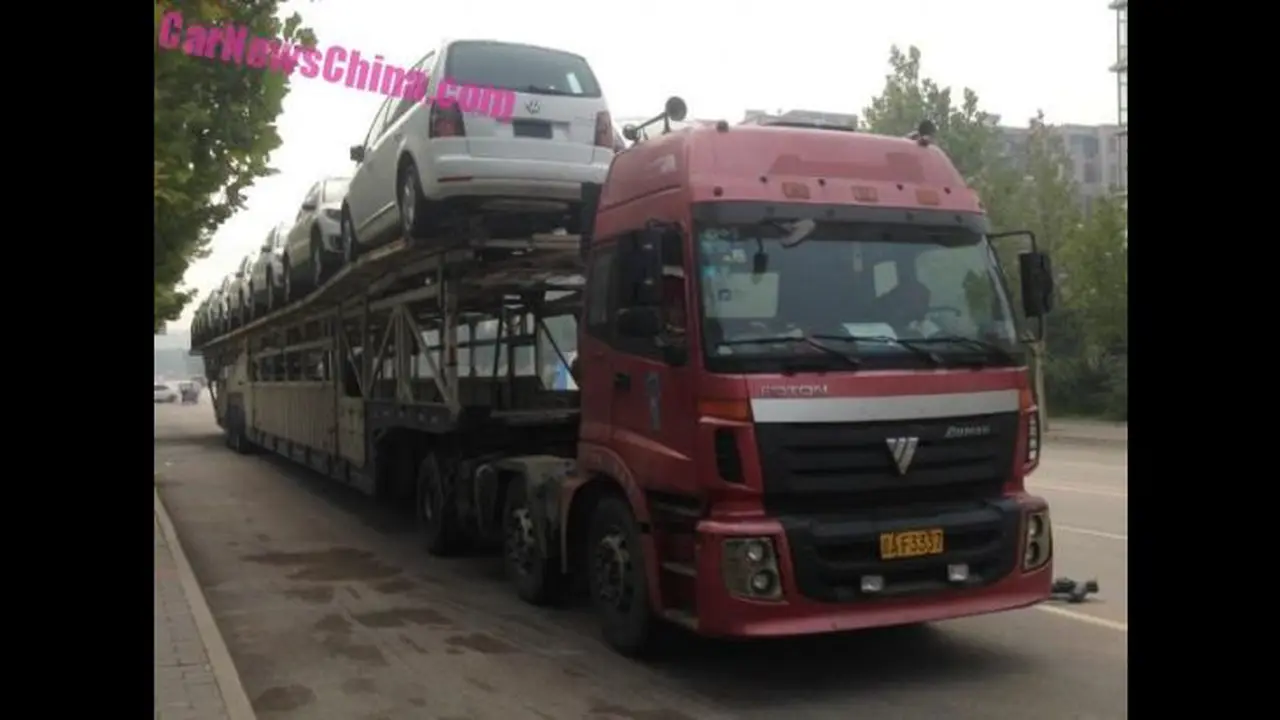 Cuma di Tiongkok, Truk Bisa Angkut 15 Mobil Sekali Jalan