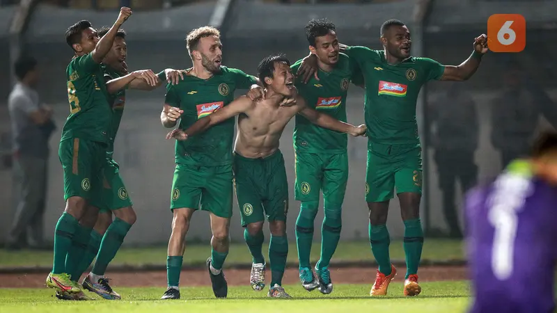 Foto: Ekspresi Drama Adu Penalti di Perempat Final Piala Presiden 2022, Persib Bandung Dikalahkan PSS Sleman
