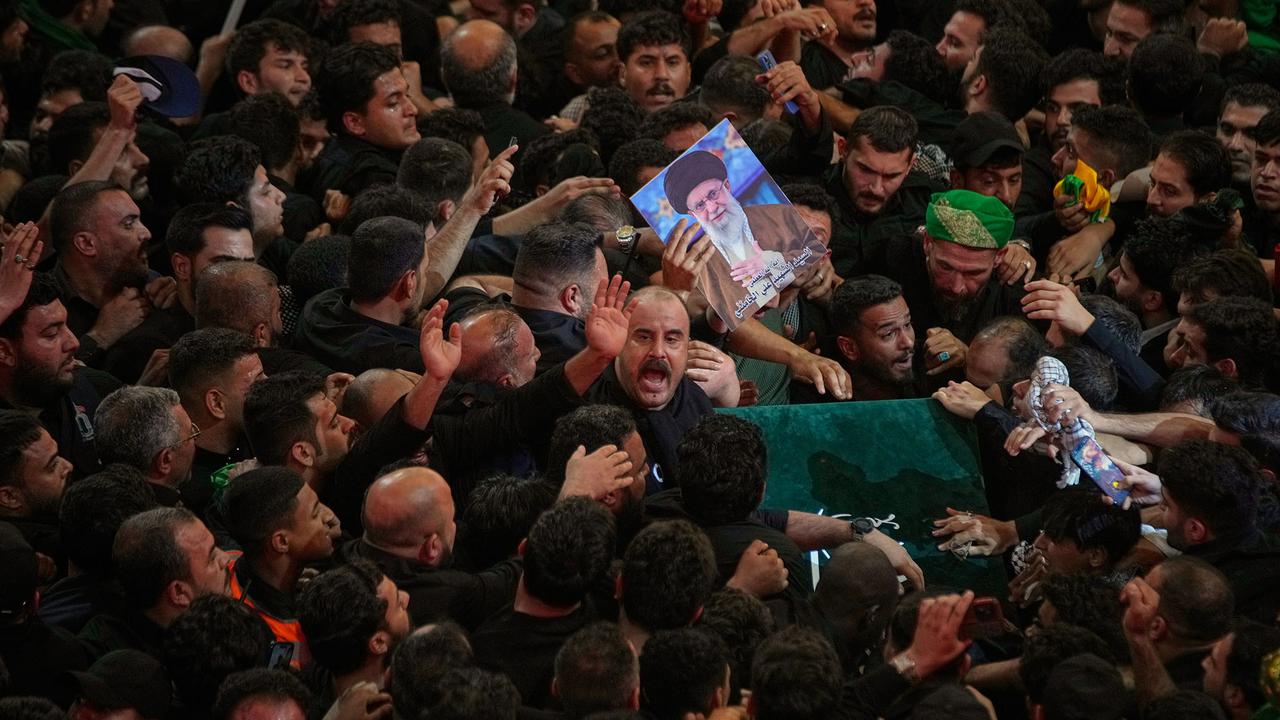 Jutaan Pelayat Iringi Perjalanan Terakhir Ali Khamenei