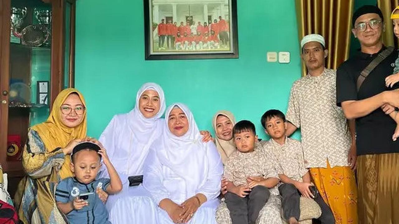 Mudik ke Jember, 7 Potret Megawati Hangestri Bareng Keluarga Usai Putuskan Tak Perpanjang Kontrak dengan Red Sparks Demi Rawat Ibunda