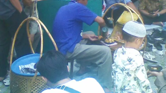 Penjual tahu gejrot