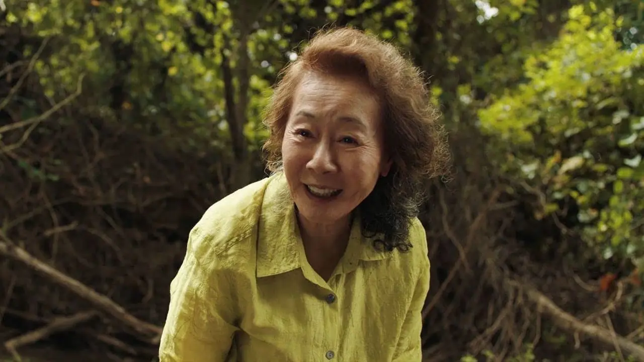Youn Yuh Jung dalam Minari. (Foto: Dok. A24/ IMDb)