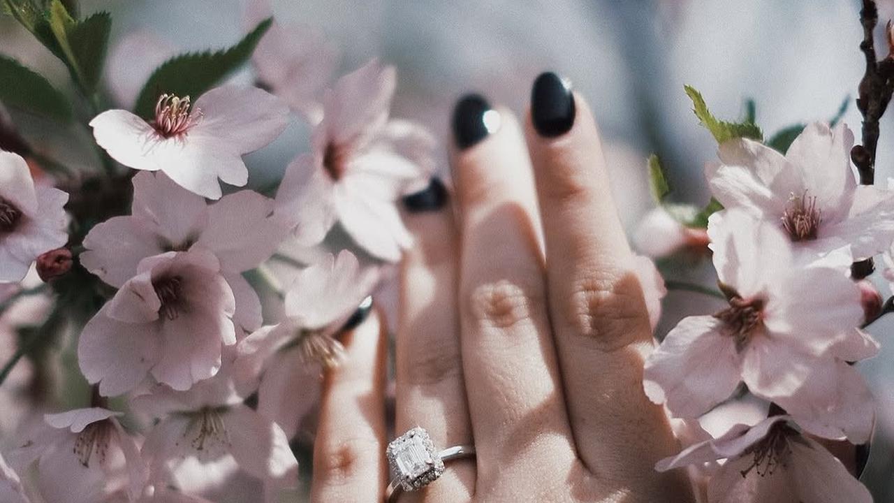 Potret Ranty Maria Pamer Cincin Berlian di Jari Manis, Segera Dinikahi Rayn Wijaya Usai Setahun Dilamar?