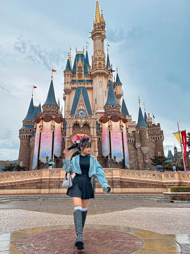 Fuji di Disneyland Jepang. (Foto: Instagram/fuji_an)