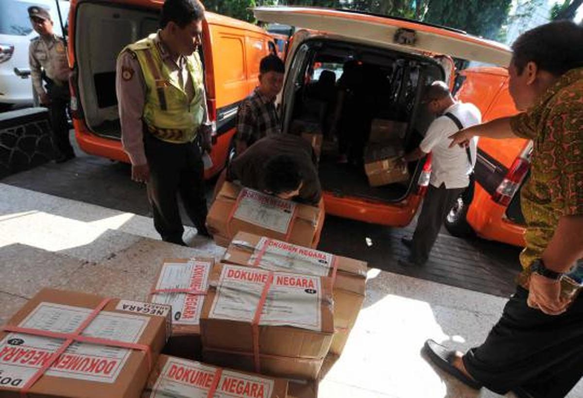 Polisi kawal distribusi soal Ujian Nasional