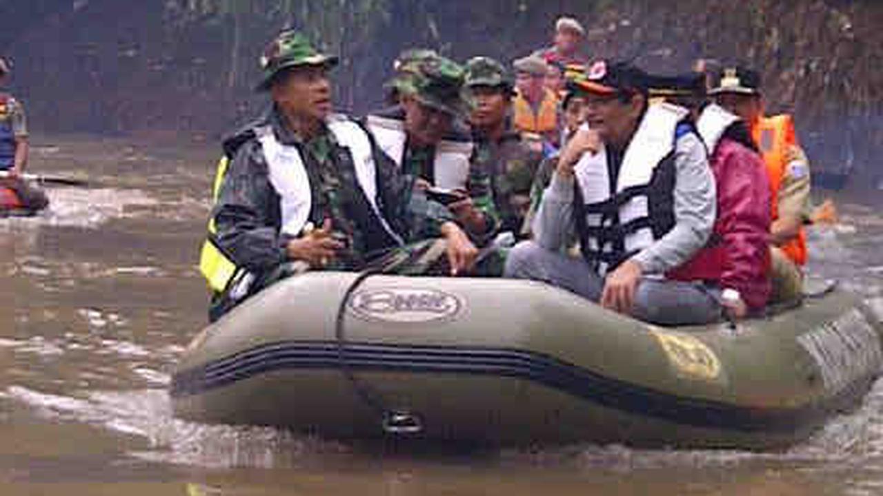 Wagub Djarot susuri kali ciliwung