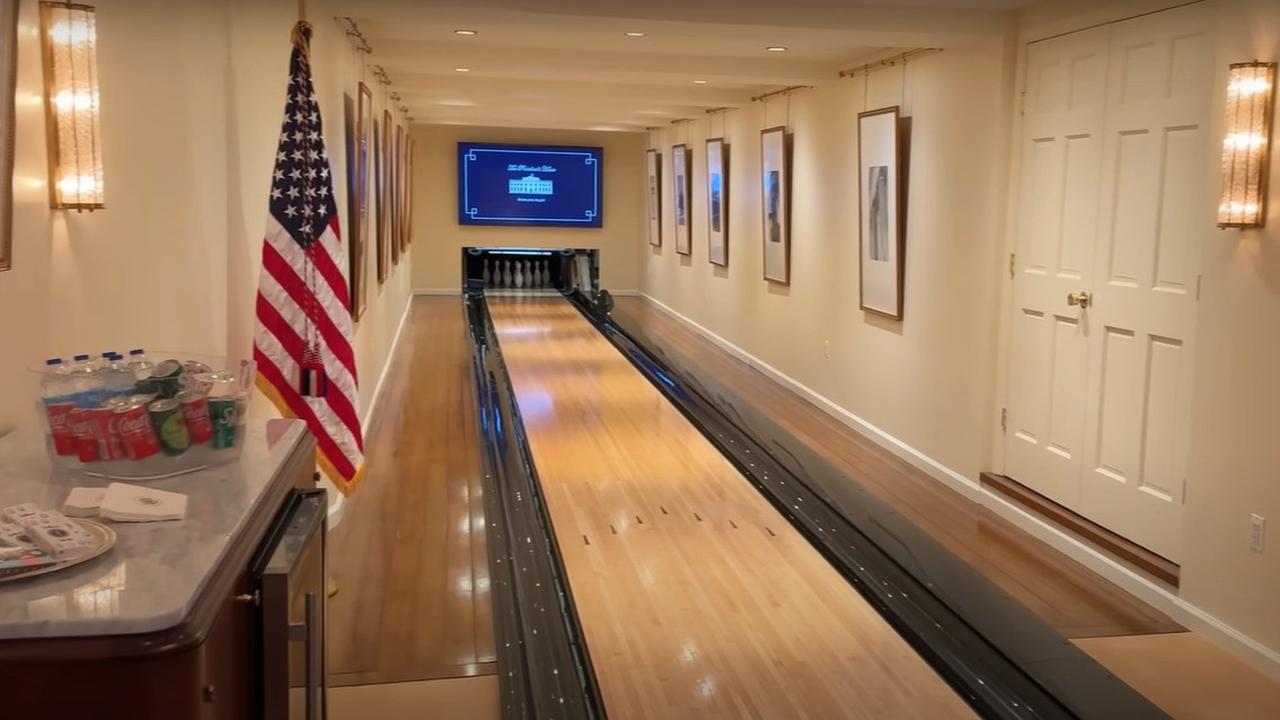 Ruang bowling di White House