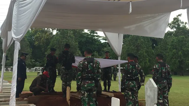 Mantan Pimpinan KPK Sjahruddin Rasul Dimakamkan secara militer di TMP Kalibata