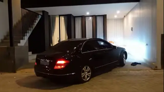 Rumah Indah Permatasari dan Arie Kriting