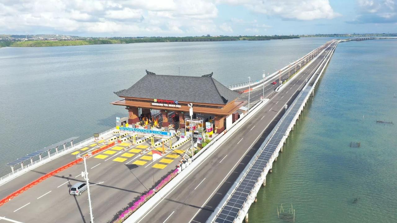 Dukung Presidensi G20, PLTS Jalan Tol Bali-Mandara Beroperasi