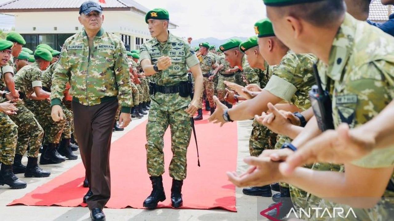 Menteri Pertahanan Sjafrie Sjamsoeddin Tinjau Kesiapan Prajurit Yonif TP 845 di Babel