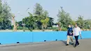 <p>Presiden Joko Widodo bersama Gubernur DKI Jakarta saat meninjau lokasi sirkuit Formula E di Ancol, Jakarta, Senin (25/4/2022). Jokowi yang ditemui usai berkeliling sirkuit Formula E mengatakan dirinya ingin melihat langsung persiapan balap mobil listrik ini. (Foto: Laily Rachev - Biro Pers Sekretariat Presiden)</p>