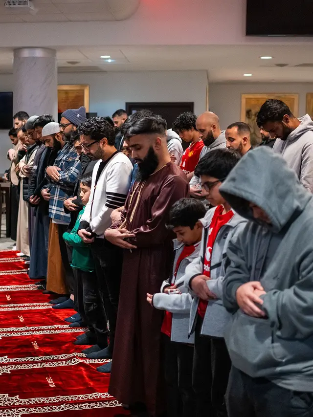 Suasana Tarawih di Markas Manchester United Old Trafford