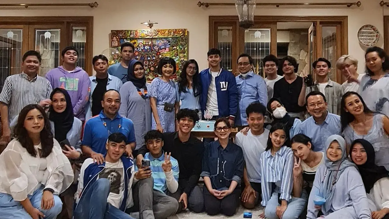Perayaan ulang tahun Arie Nugroho yang ke-20  (Foto: Instagram @alvinadam1)