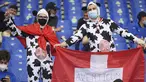 Suporter timnas Swiss terlihat sebelum dimulainya laga Grup A Euro 2020 menghadapi Italia di stadion Olimpiade di Roma, Rabu (16/6/2021). Dalam laga tersebut, Timnas Italia menghajar Swiss dengan skor 3-0. (Ettore Ferrari, Pool via AP)