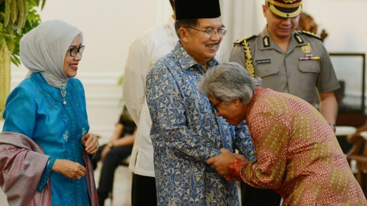Tokoh nasional hingga orang biasa hadiri open house di Istana Wapres