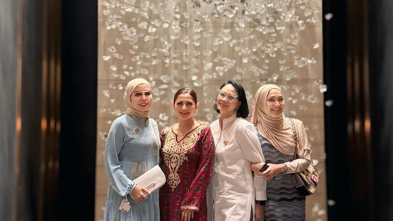 4 Potret Cut Keke Buka Puasa dengan Bestie, Ada Dina Lorenza Hingga Dian Nitami