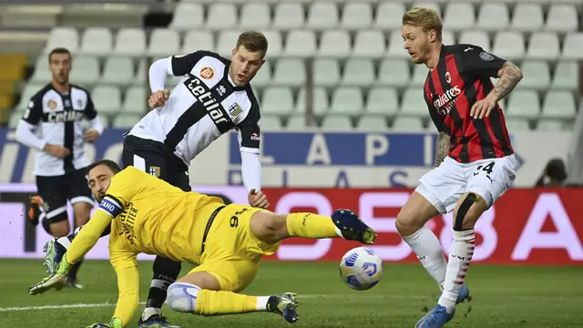 FOTO: Zlatan Diusir Wasit, AC Milan Tundukkan Parma 3-1 - Riccardo Gagliolo; Gianluigi Donnarumma
