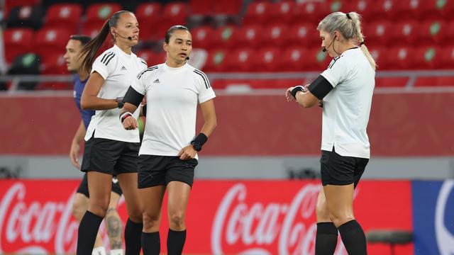 Wasit FIFA, Edina Alves Batista, Neuza Back, Mariana Del Alemida