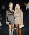 Chara Ferragni dan Valentina Ferragni kompak dengan high knee boots. (Foto: Fendi.Dok)