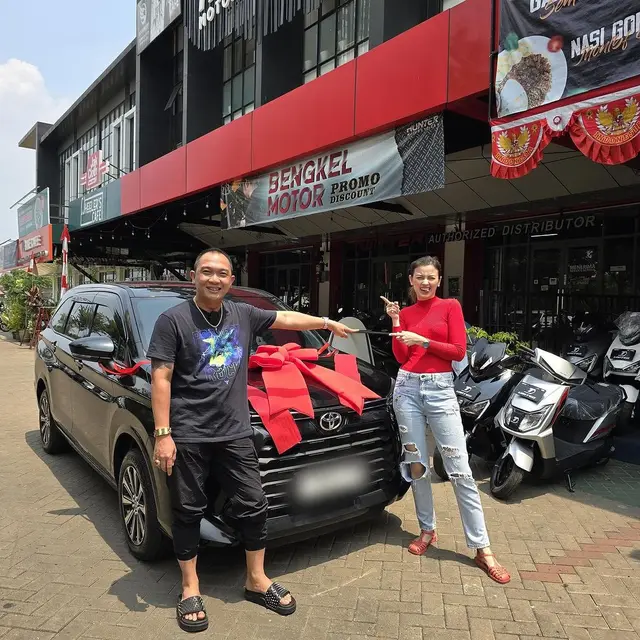 Kimberly Ryder Dapat Hdiah Mobil