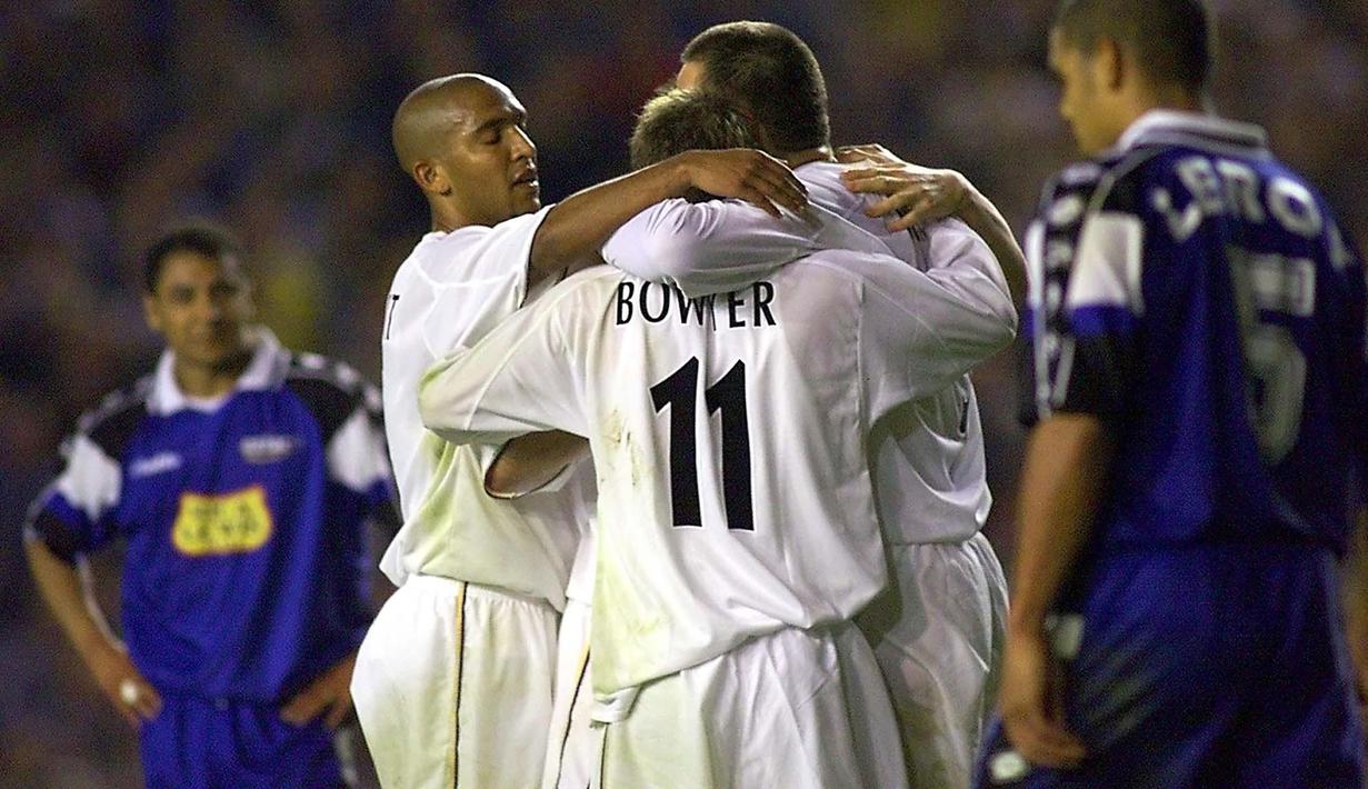 Leeds United menjadi tim pertama yang sukses melakukan come back setelah tertinggal tiga gol terlebih dahulu di era Premier League. Momen itu terjadi pada laga pekan ke-14 Premier League 1997/1998 (8/11/1997). Berstatus tuan rumah, Leeds United sempat tertinggal 0-3 dari Derby County lewat dua gol Dean Sturridge plus satu gol Aljosa Asanovic. Leeds United bangkit dengan mencetak 4 gol melalui Rod Wallace, Harry Kewell, Jimmy Floyd Hasselbaink dan Lee Bowyer yang akhirnya mengunci kemenangan dengan skor 4-3. (AFP/Philippe Huguen)