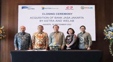 PT Astra International Tbk (ASII) melalui PT Sedaya Multi Investama menyelesaikan transaksi akuisisi salah satu bank komersial di Indonesia PT Bank Jasa Jakarta bersama dengan WeLab, Senin, 19 September 2022. (Foto: PT Astra International Tbk)