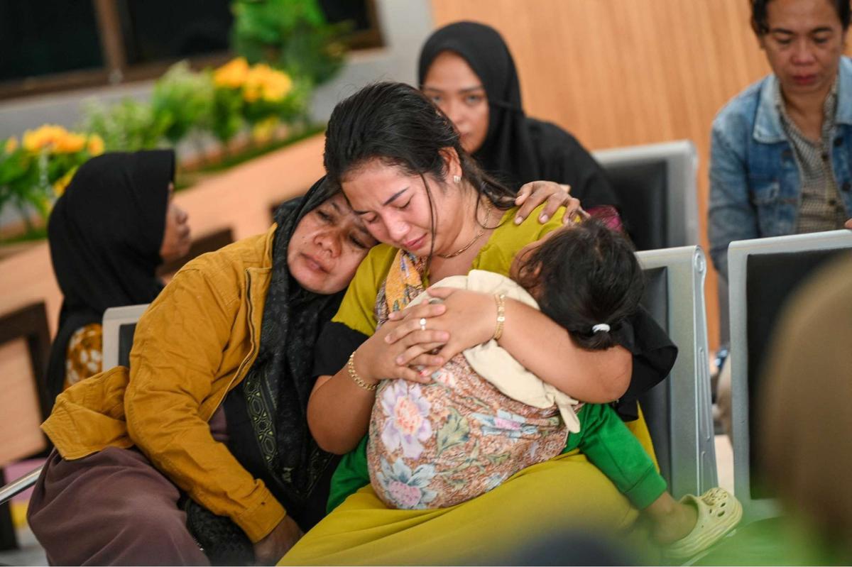 KMP Tunu Pratama Jaya tenggelam di Selat Bali