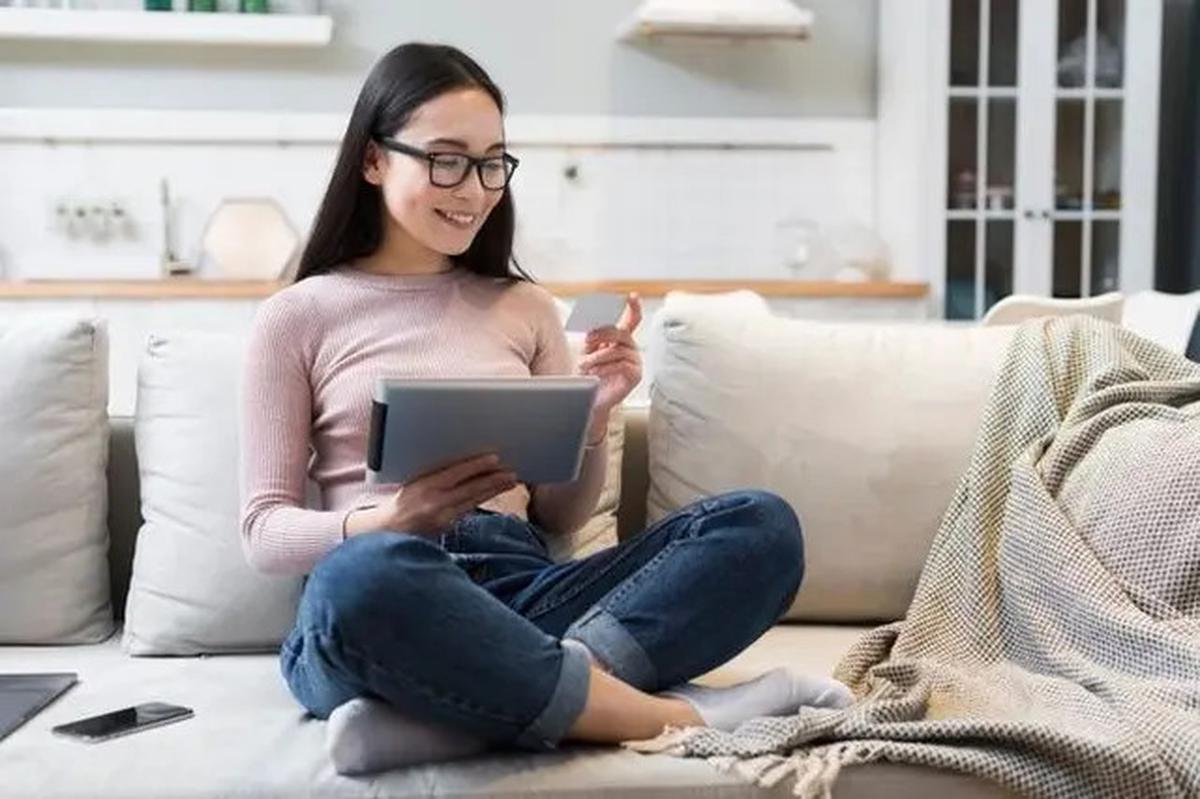 5 Karakter Perempuan yang Menarik Perhatian Pria