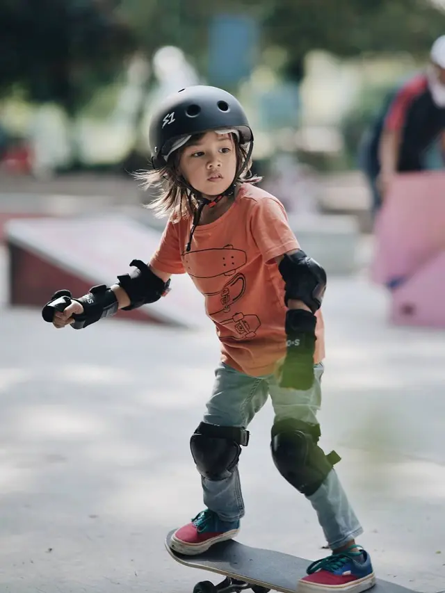 Masih Berusia 4 Tahun, Ini 6 Potret Bjorka Anak Ringgo Agus Rahman Main Skateboard