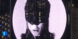Ariana Grande muncul di Jakarta rilis lagu 'The Boy is Mine'. [Sumber: Sabsmedia]
