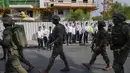 Sedikitnya enam orang terluka akibat kejadian tersebut. (AP Photo/Ohad Zwigenberg)