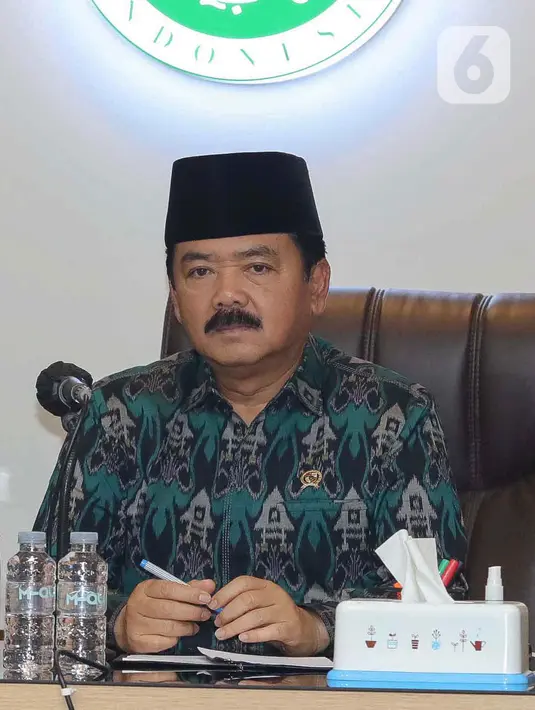 Hadi Tjahjanto juga mengimbau semua elemen masyarakat berperan aktif untuk tetap menjaga keharmonisan. (Liputan6.com/Herman Zakharia)