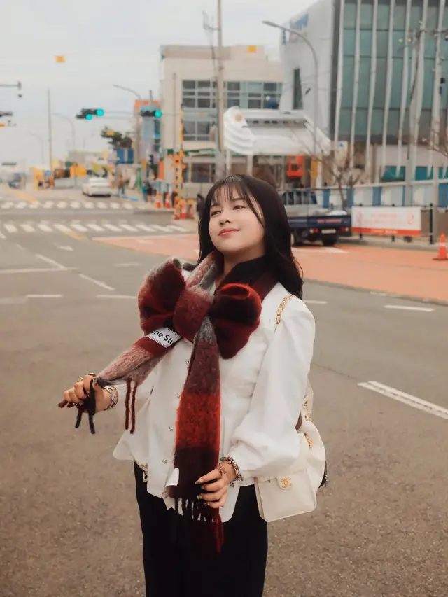 6 Potret Gaya Diva Azzura Liburan di Korea, Influencer K-Pop yang Jadi Sorotan