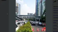 Demo di Depan Gedung Lippo, Kuningan Macet Parah (Foto: Twitter TMCPoldaMetro)