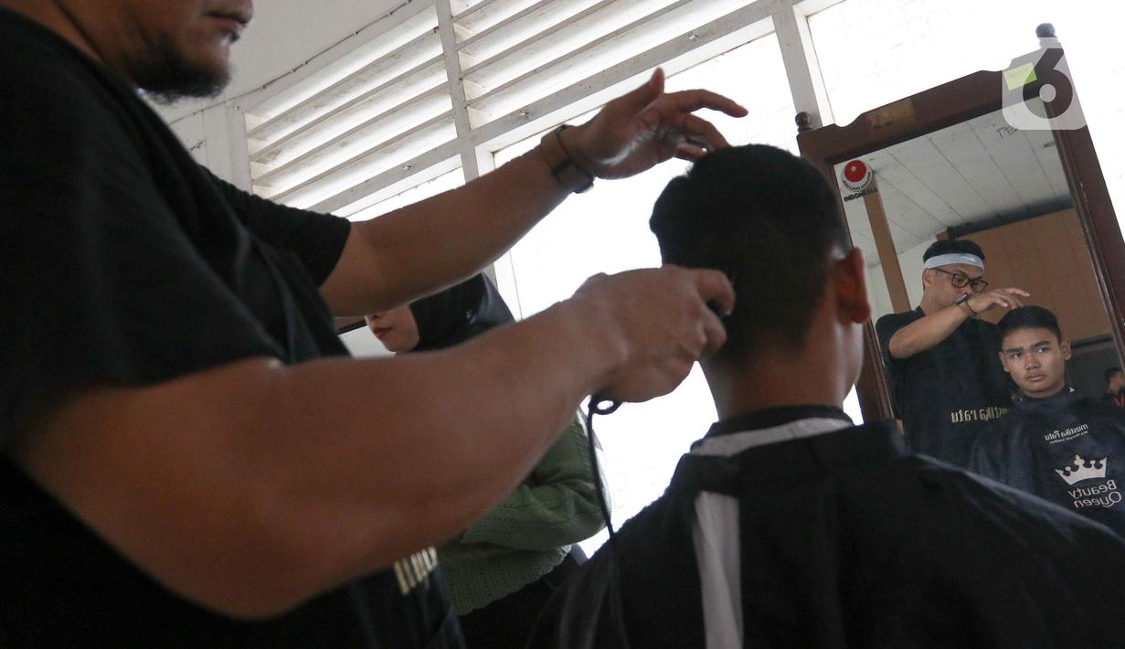 Sebanyak 76 perwakilan daerah mengikuti diklat sebagai anggota Paskibraka yang akan bertugas dalam Upacara HUT ke-79 RI di IKN. (Liputan6.com/Herman Zakharia)