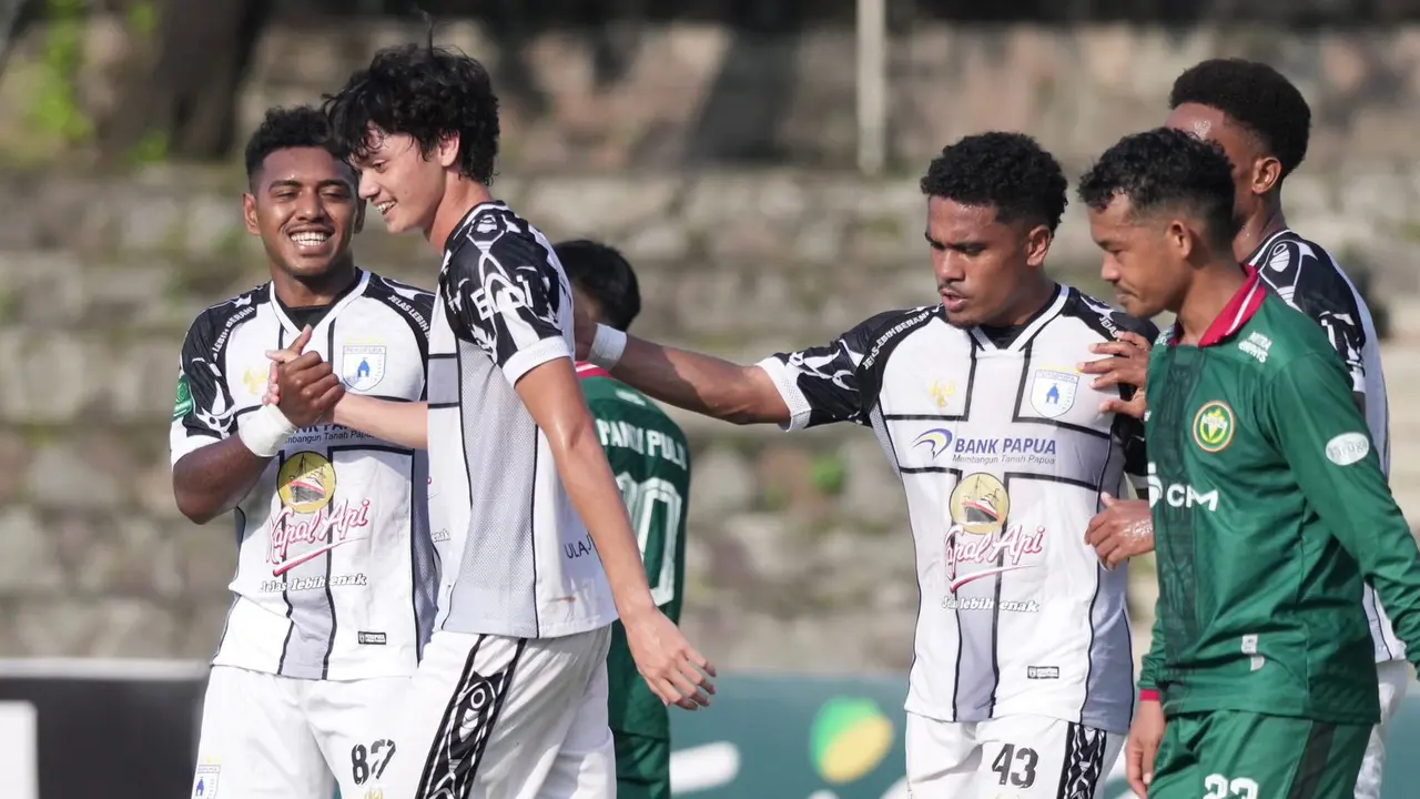 Jeam Kelly Sroyer, Reno Salampessy, Ramai Rumakiek - Persipura Jayapura di Pegadaian Championship 2025/2026