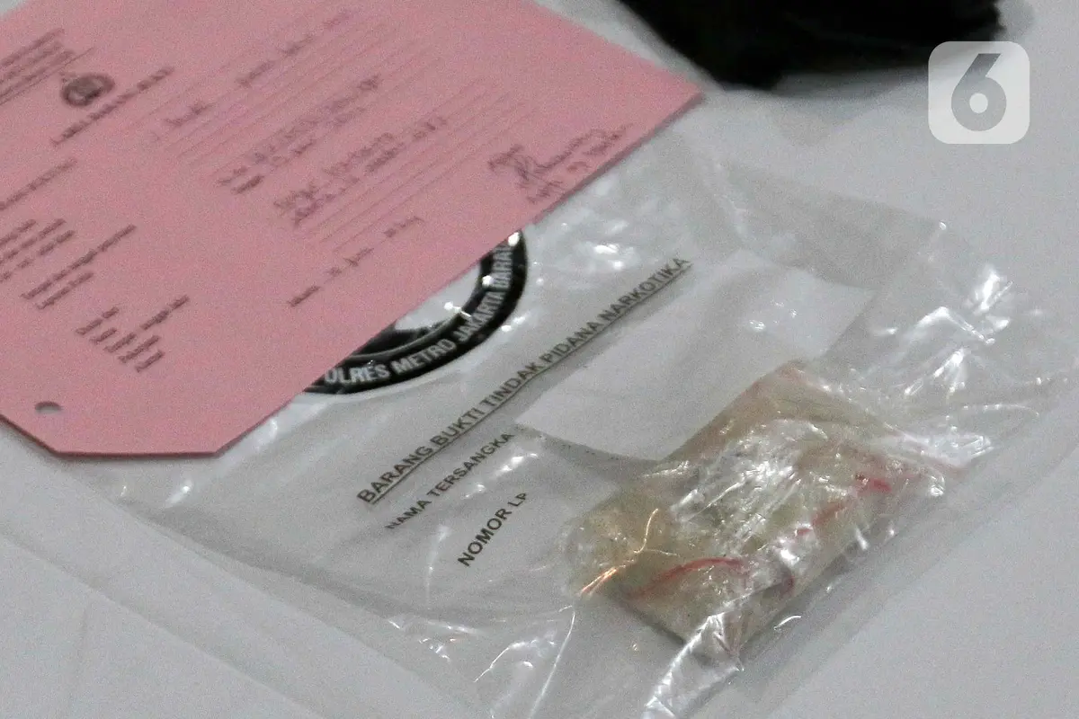 Dihadirkan Saat Rilis Penyalahgunaan Narkoba, Musisi Virgoun Kenakan Baju Tahanan
