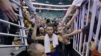 Berita Video: Warriors Menang Telak Atas Jazz