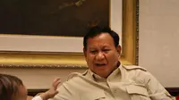 Prabowo Subianto kedatangan tamu gemoy alias menggemaskan bernama Kenneth atau Kenkulus. (Foto: Instagram Prabowo)