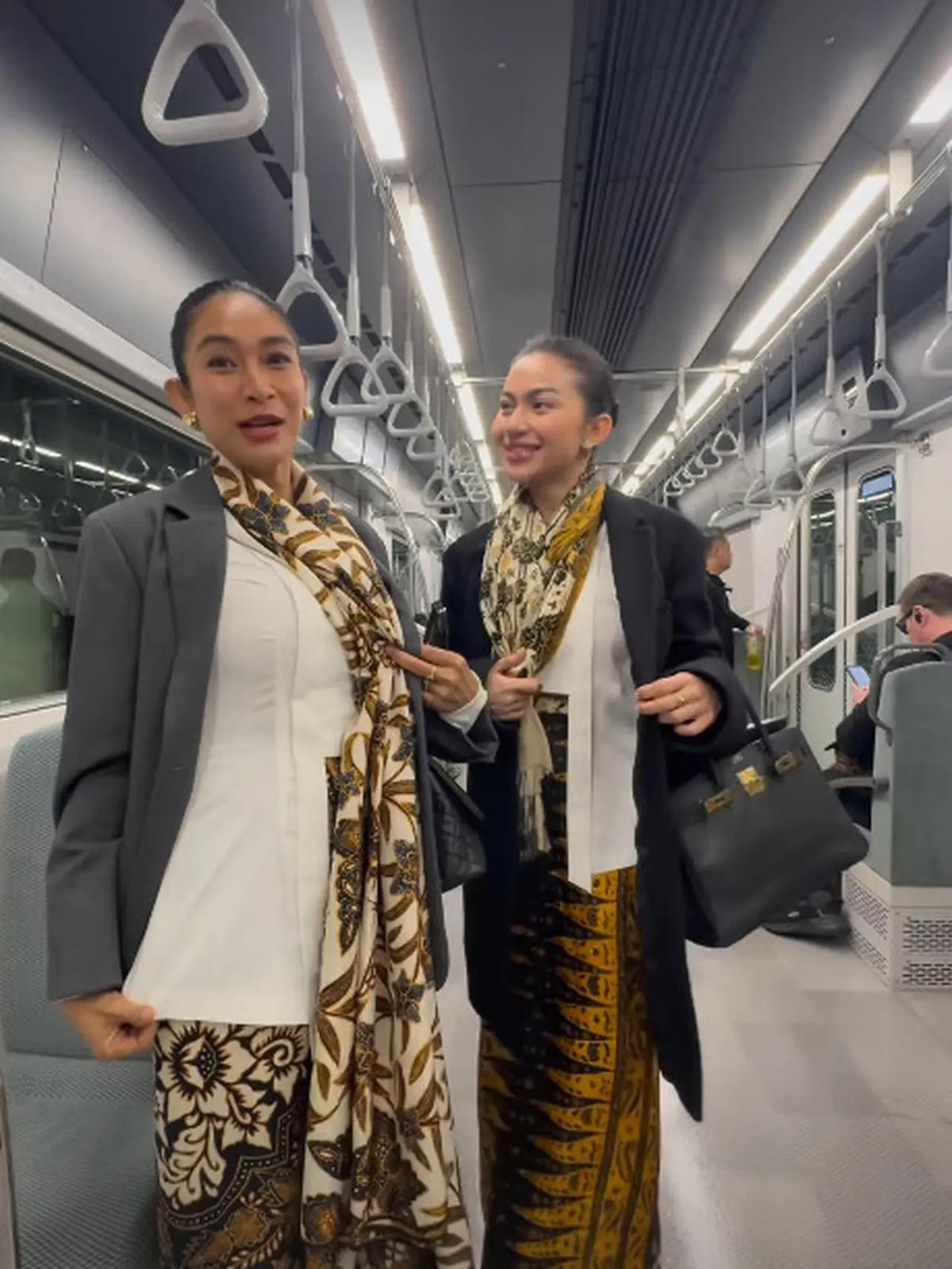 Potret Cantik Happy Salma dan Ariel Tatum