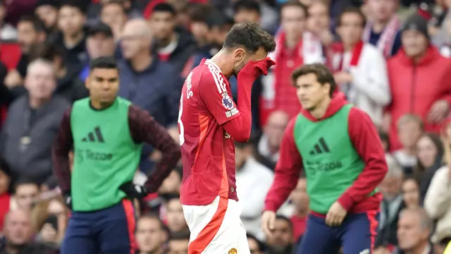 Foto: Detik-detik Bruno Fernandes Diusir Wasit Hingga Tinggalkan Lapangan, Awal Mula Petaka Setan Merah