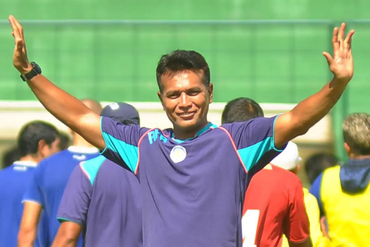 Pelatih Kurnia Meiga Ikutan Hengkang dari Arema